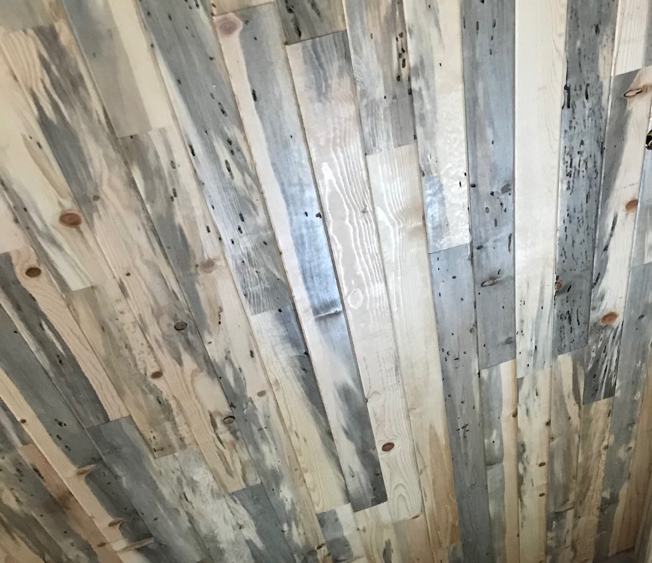 Reclaimed wood products, pine wood