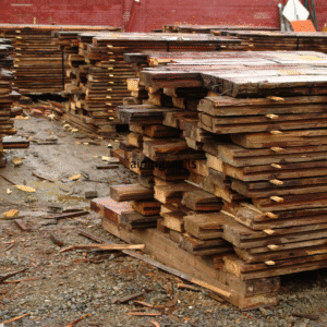 Why Builders Choose Fabricated Reclaimed Wood for Standout Projects in Colorado 